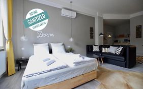 Standard Apartment By Hi5 - Fejer Gyorgy St